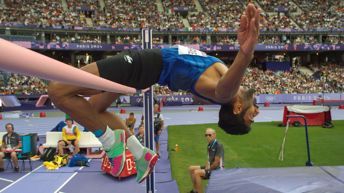 India's Sarvesh Anil Kushare competes in the men's high jump qualification of the athletics event at the 2024 Summer Olympics at Stade de France in Saint-Denis, north of Paris, Wednesday, Aug. 7, 2024.  - (Antonin Thuillier/Pool Photo via AP)